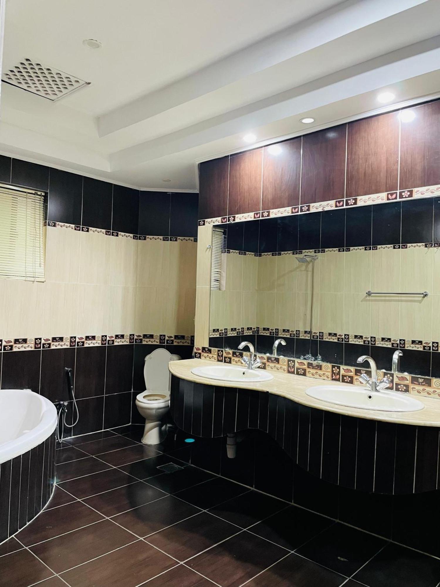 Executive Galaxy Guest House อิสลามาบัด ภายนอก รูปภาพ