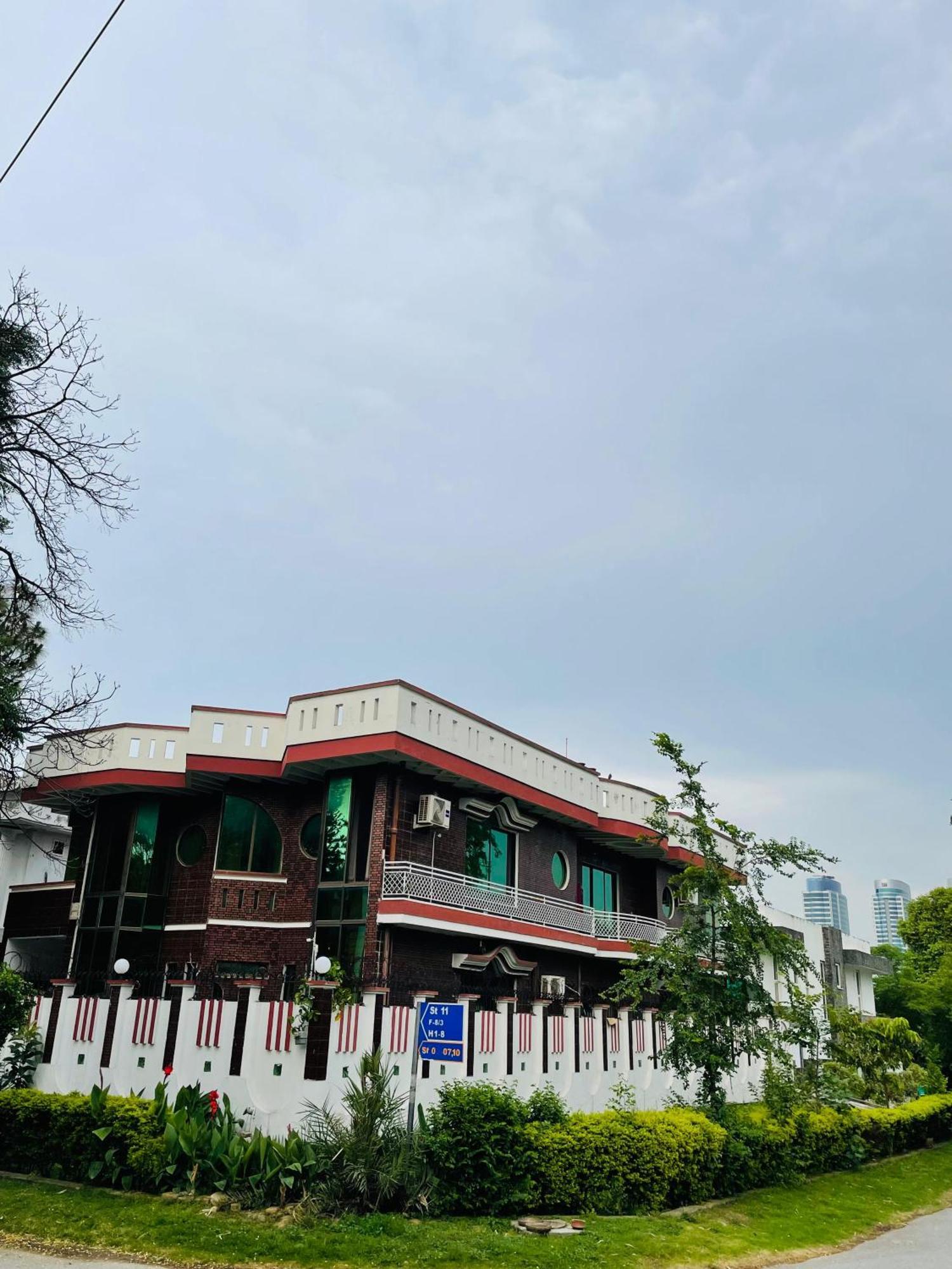 Executive Galaxy Guest House อิสลามาบัด ภายนอก รูปภาพ